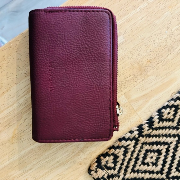 Burgundy SafeKeeper Tri Fold Wallet - Picture 7 of 8